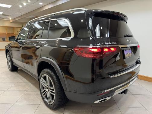 Obsidian Black Metallic 2025 Mercedes-Benz GLS 450 4MATIC