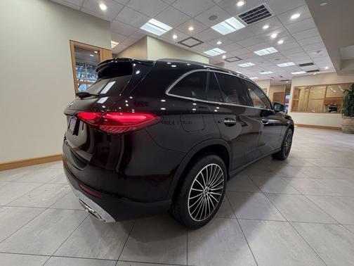 2025 Mercedes-Benz GLC 300 Base