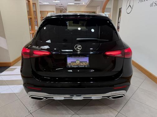 2025 Mercedes-Benz GLC 300 Base