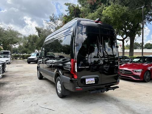 2025 Mercedes-Benz Sprinter 2500 Standard Roof