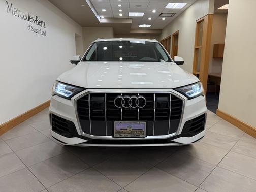 2023 Audi Q7 45 Premium