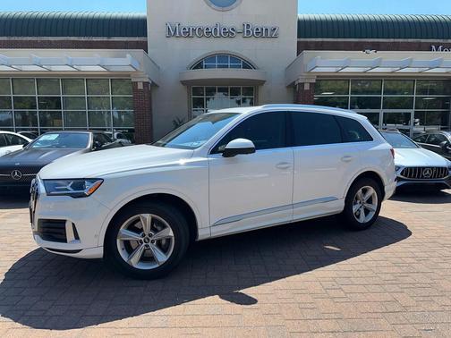2023 Audi Q7 45 Premium