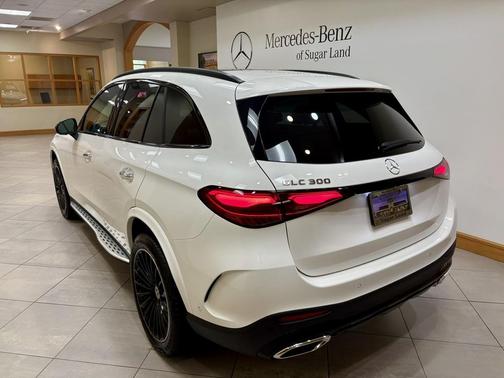 2026 Mercedes-Benz GLC 300 Base