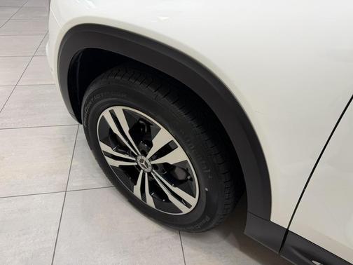 Polar White 2025 Mercedes-Benz GLB 250 Base