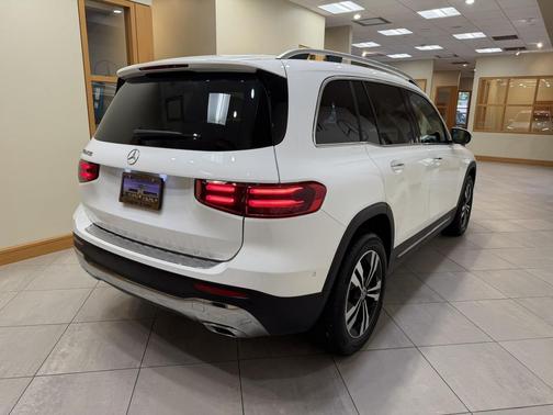 Polar White 2025 Mercedes-Benz GLB 250 Base