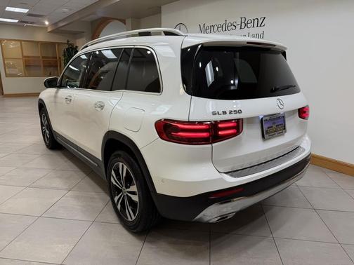 Polar White 2025 Mercedes-Benz GLB 250 Base