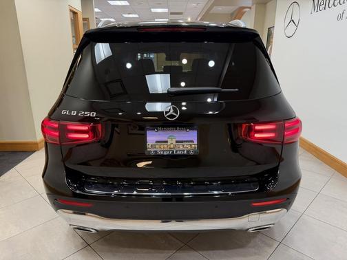 Night Black 2025 Mercedes-Benz GLB 250 Base