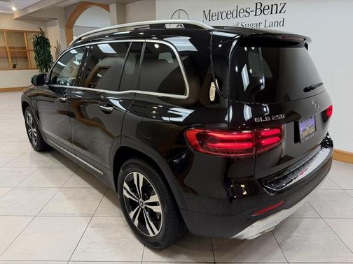 Night Black 2025 Mercedes-Benz GLB 250 Base