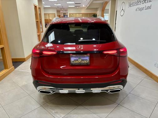 2026 Mercedes-Benz GLC 300 Base