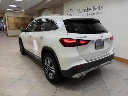 2025 Mercedes-Benz GLA 250 4MATIC