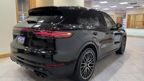 2021 Porsche Cayenne Turbo