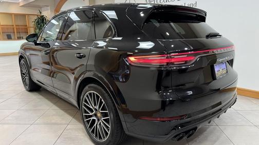 2021 Porsche Cayenne Turbo