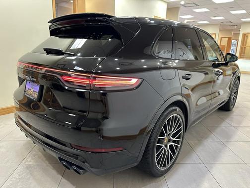 2021 Porsche Cayenne Turbo