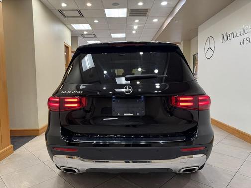 Night Black 2025 Mercedes-Benz GLB 250 Base