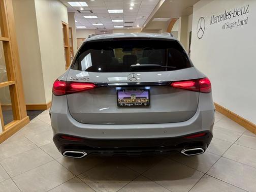 2026 Mercedes-Benz GLC 300 Base