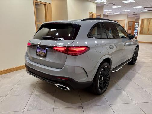 2026 Mercedes-Benz GLC 300 Base