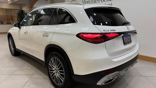 2025 Mercedes-Benz GLC 300 Base