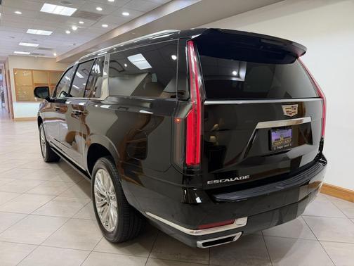 2025 Cadillac Escalade ESV Premium Luxury