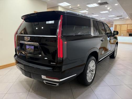 2025 Cadillac Escalade ESV Premium Luxury