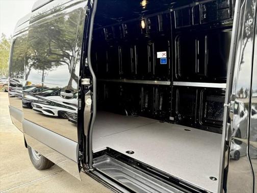 2025 Mercedes-Benz Sprinter 2500 High Roof
