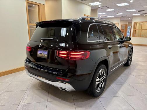 2025 Mercedes-Benz GLB 250 Base