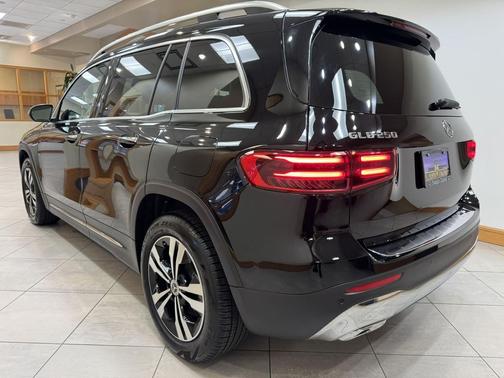 2025 Mercedes-Benz GLB 250 Base