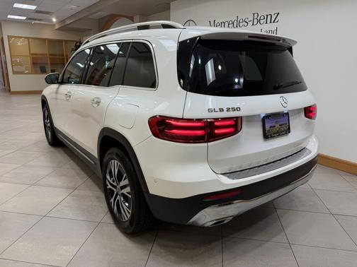 2025 Mercedes-Benz GLB 250 Base