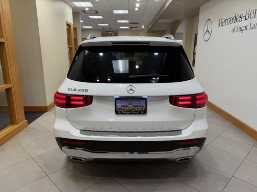 2025 Mercedes-Benz GLB 250 Base