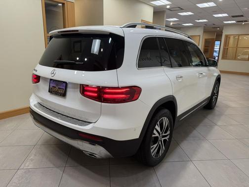 Polar White 2025 Mercedes-Benz GLB 250 Base