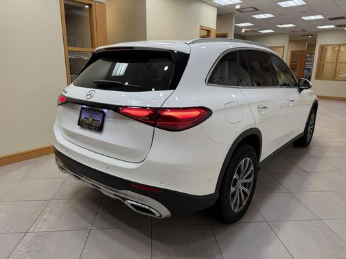 2024 Mercedes-Benz GLC 300 Base