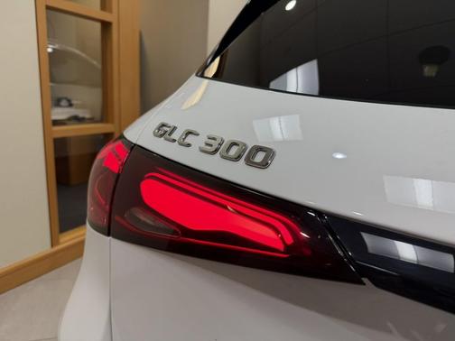 2024 Mercedes-Benz GLC 300 Base