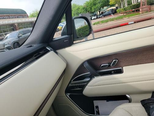 Charente Grey Premium Metallic 2025 Land Rover Range Rover P550e SE