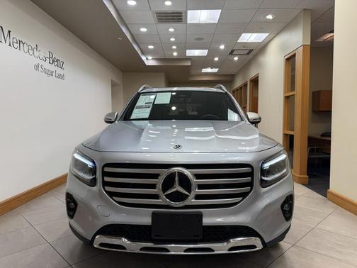 Cirrus Silver Metallic 2025 Mercedes-Benz GLB 250 Base