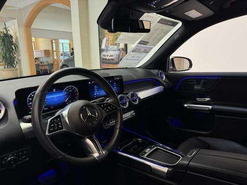 Cirrus Silver Metallic 2025 Mercedes-Benz GLB 250 Base
