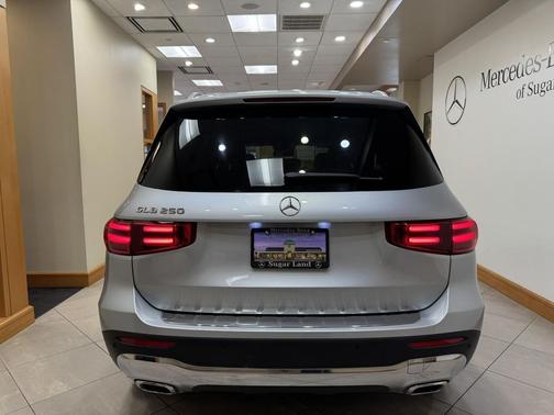 Cirrus Silver Metallic 2025 Mercedes-Benz GLB 250 Base