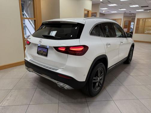 2025 Mercedes-Benz GLA 250 4MATIC