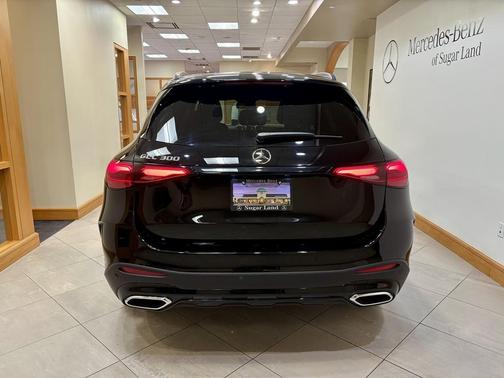 Black 2026 Mercedes-Benz GLC 300 Base