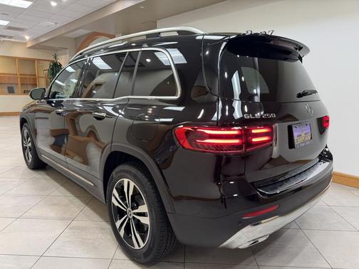 2026 Mercedes-Benz GLB 250 Base