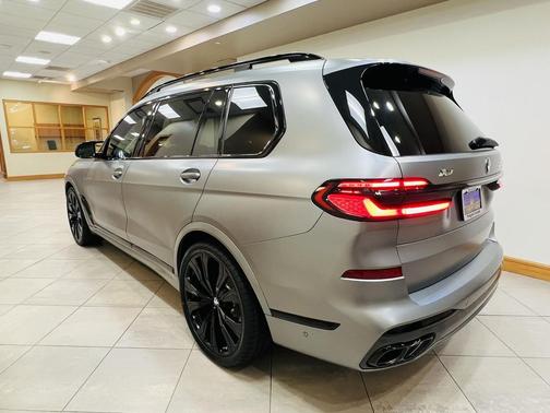2024 BMW X7 M60i