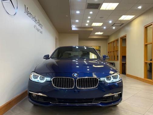 Photo 2 of 19 of 2018 BMW 330 i