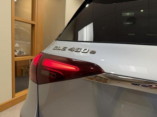 Cirrus Silver Metallic 2025 Mercedes-Benz GLE 450e 4MATIC