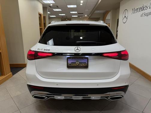 2025 Mercedes-Benz GLC 300 Base