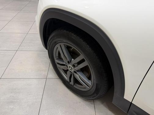 Polar White 2025 Mercedes-Benz GLB 250 Base