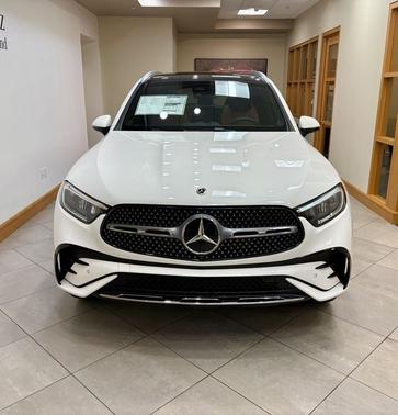 Polar White 2026 Mercedes-Benz GLC 300 Base