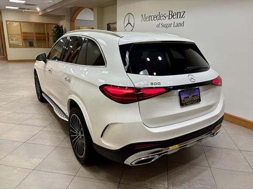 Polar White 2026 Mercedes-Benz GLC 300 Base