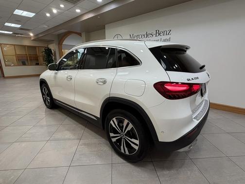 2025 Mercedes-Benz GLA 250 4MATIC
