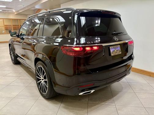 2026 Mercedes-Benz GLS 450 4MATIC