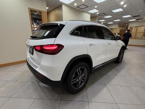 Polar White 2025 Mercedes-Benz GLA 250 4MATIC