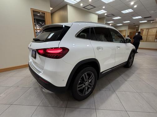 Polar White 2025 Mercedes-Benz GLA 250 4MATIC