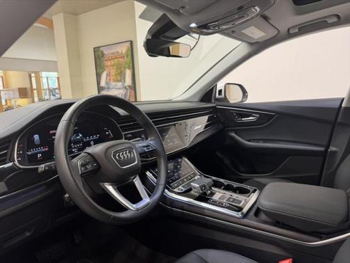 2023 Audi Q8 55 Premium